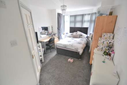 Alexandra Road, Reading, Image 5