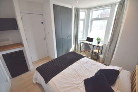 Room 1, Cholmeley Road, Reading, Image 1
