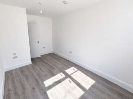 Old Whitley Wood Lane, Reading, Image 9