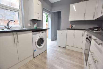Liverpool Road, Reading, Image 1