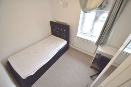 Falcon Avenue, Reading, Image 3
