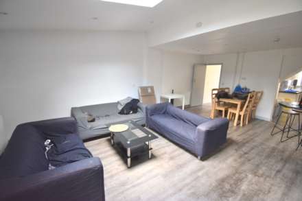 Bulmershe Road, University Area, Image 1