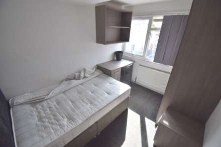 Bulmershe Road, University Area, Image 6