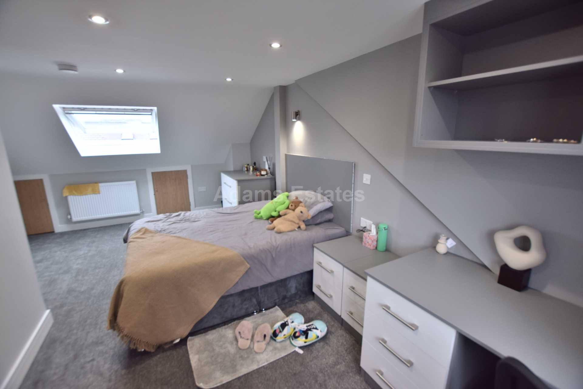 Sidmouth Street, Reading,, Image 10