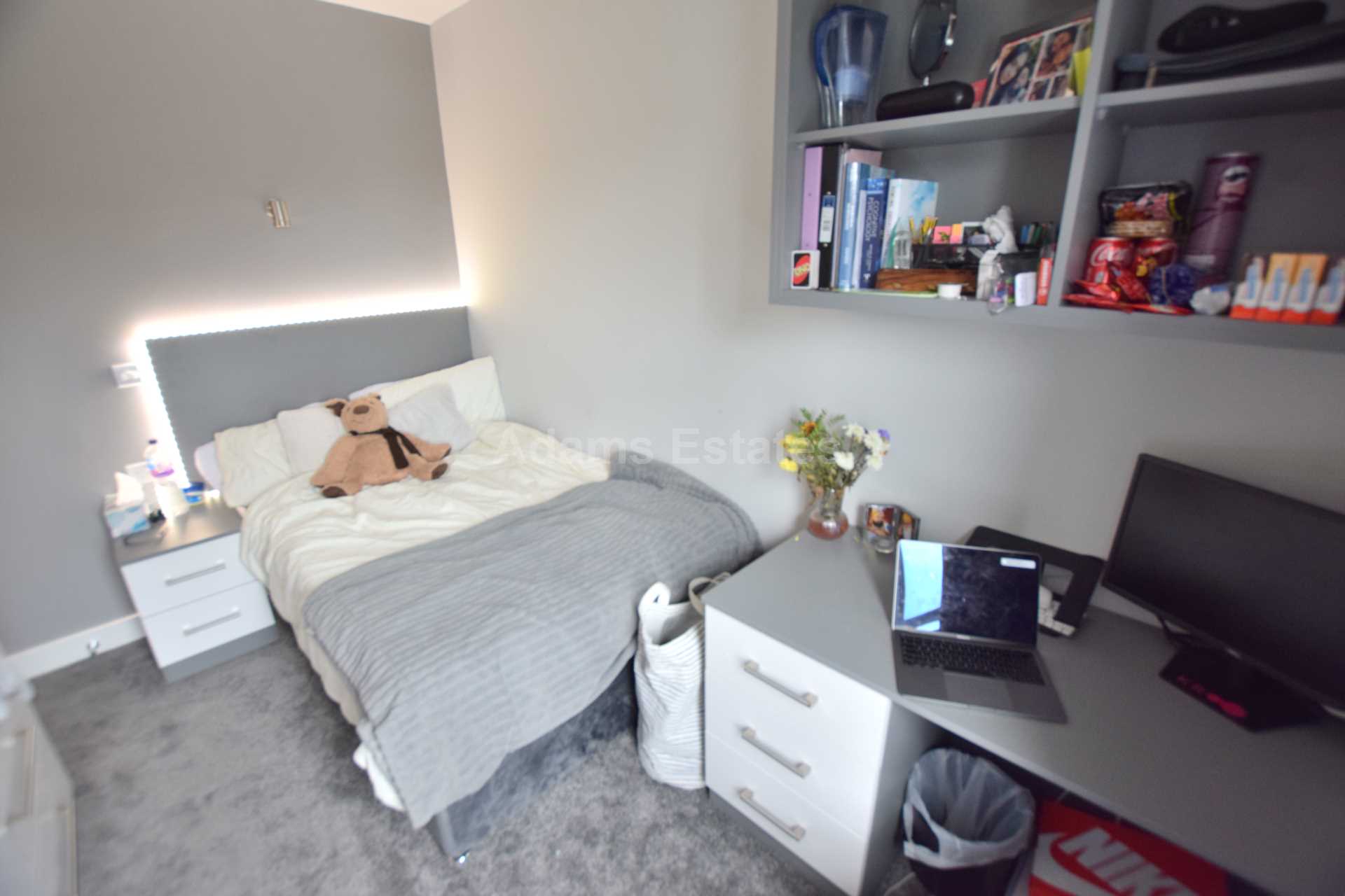 Sidmouth Street, Reading,, Image 12