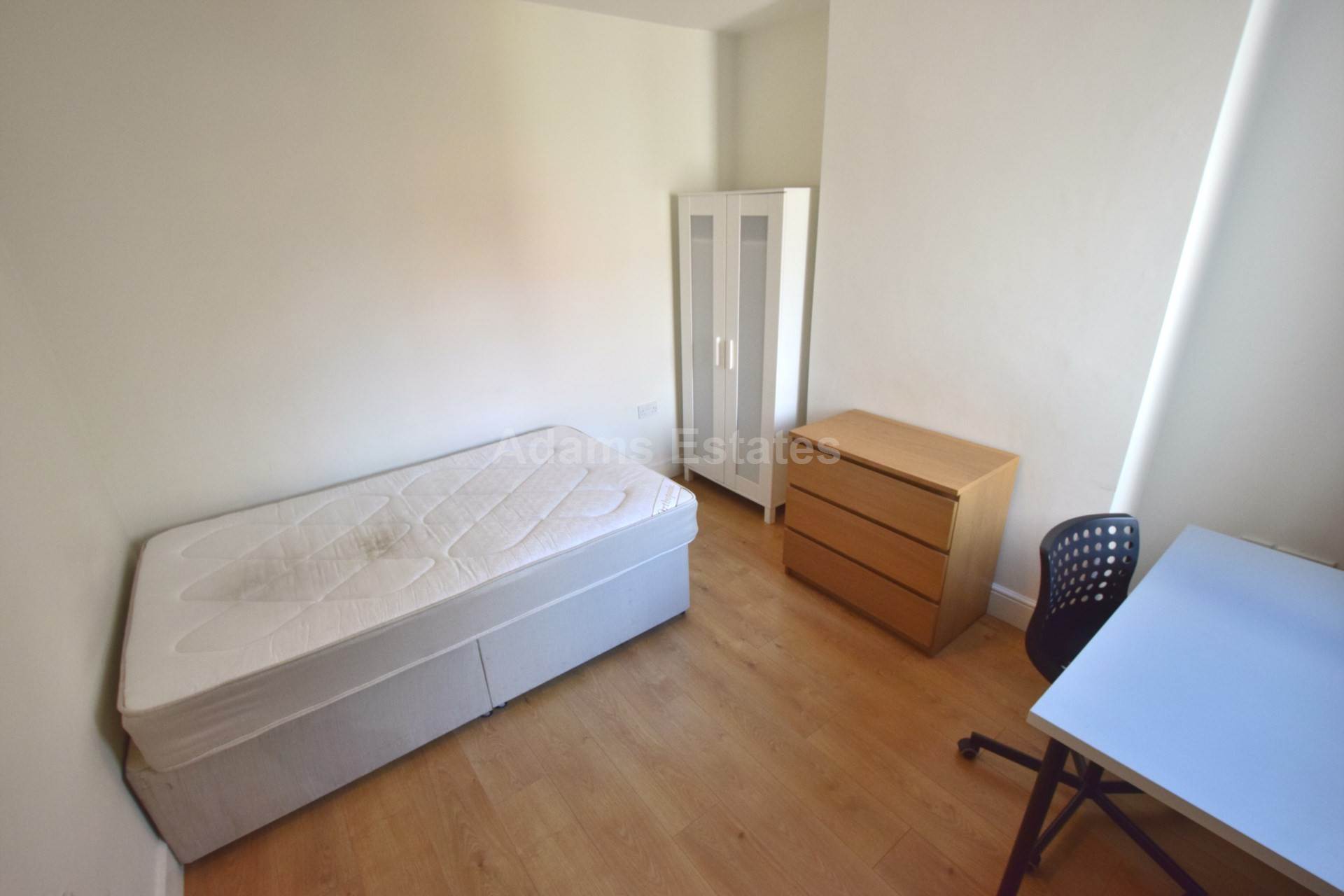 Donnington Gardens, Reading, Image 8