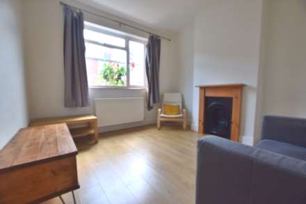 Donnington Gardens, Reading, Image 2