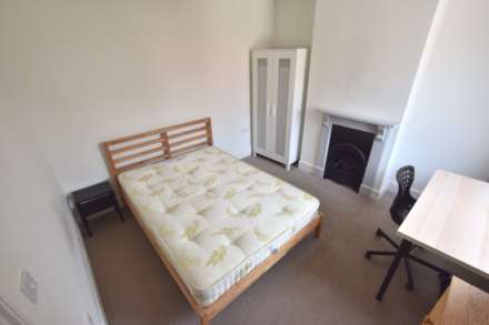 Donnington Gardens, Reading, Image 7