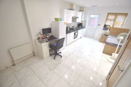 Upper Crown Street, Reading, Image 2