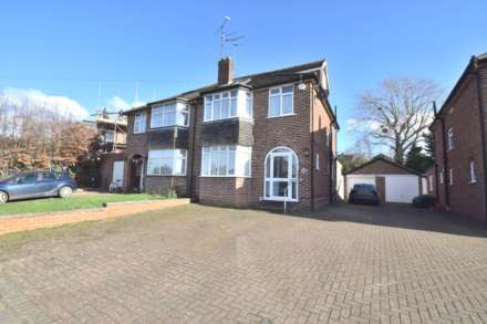 4 Bedroom Semi-Detached, Chiltern Cresent, Earley, Reading