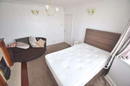 Chiltern Cresent, Earley, Reading, Image 2