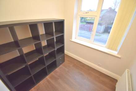 Erleigh Court Gardens, Reading, Image 13