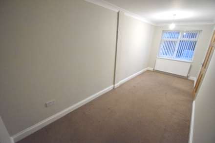 Erleigh Court Gardens, Reading, Image 3