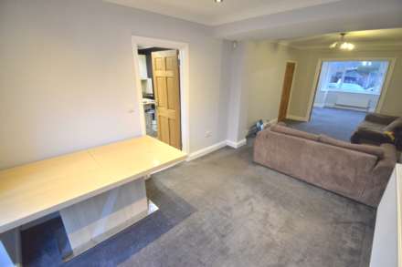 Erleigh Court Gardens, Reading, Image 9