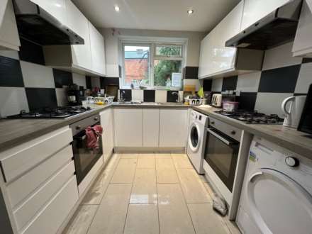 Palmer Park Avenue, Reading, Image 2