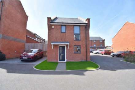 3 Bedroom Detached, Nightingale Way, Reading