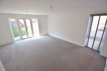 Nightingale Way, Reading, Image 4