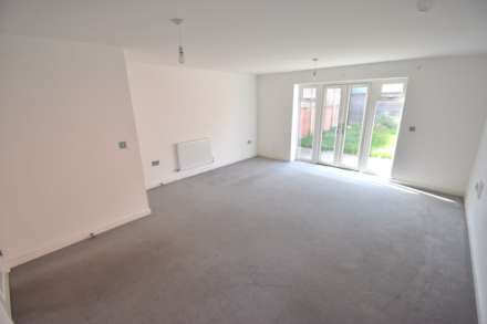 Nightingale Way, Reading, Image 5