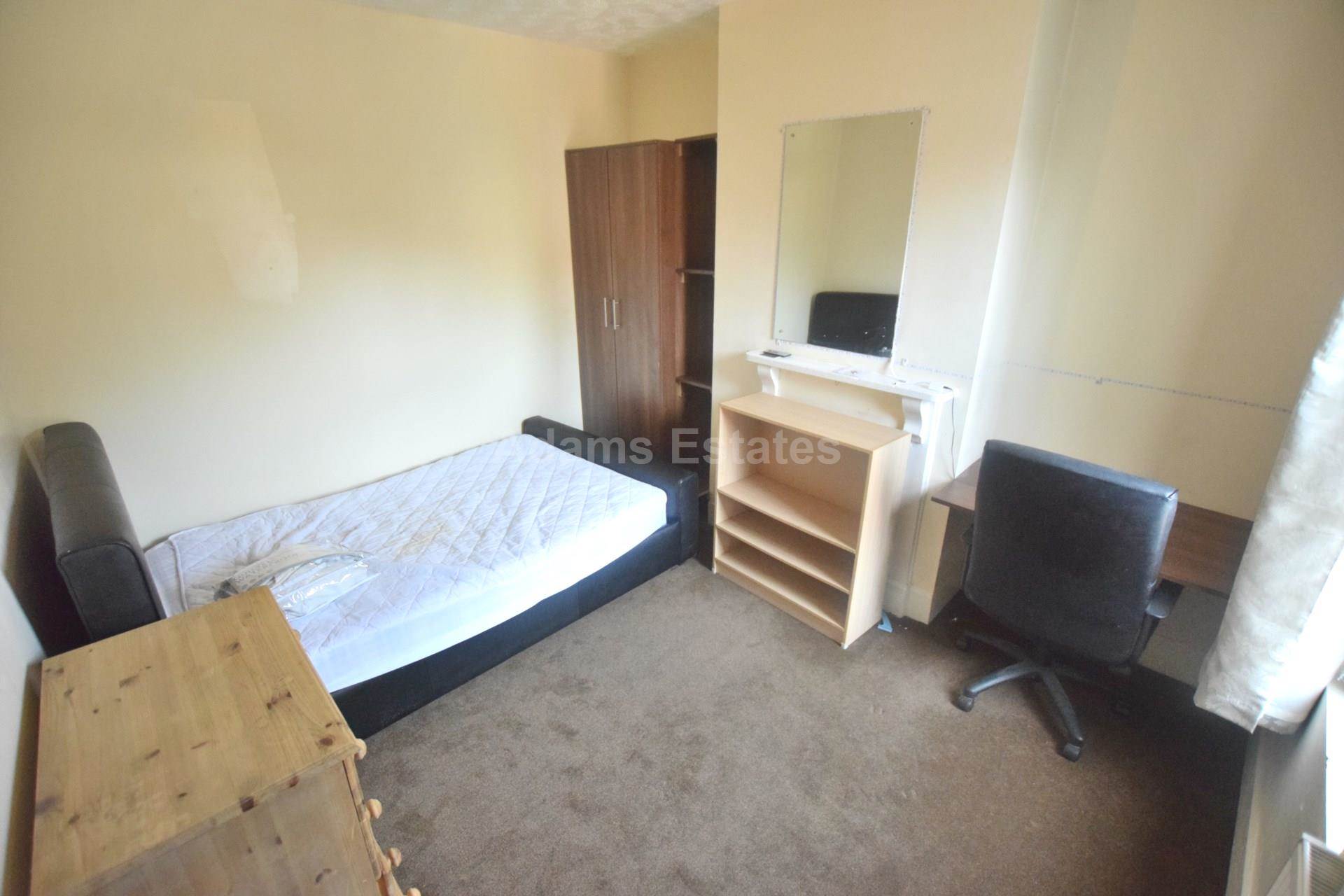 Donnington Gardens, University Area, Image 9