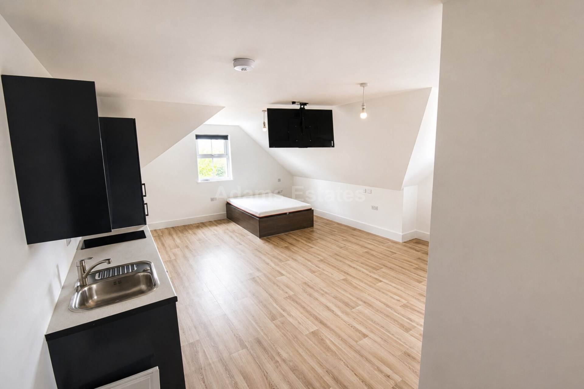 Charndon Close, Reading, Image 1