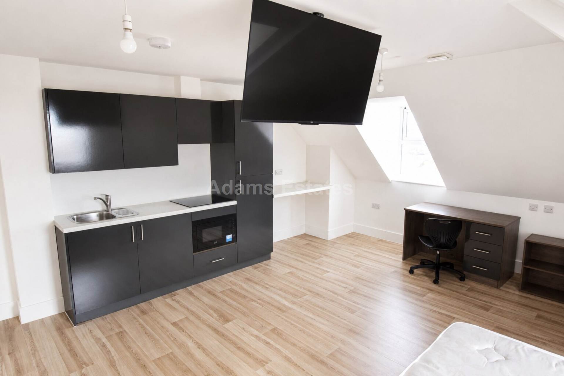 Charndon Close, Reading, Image 2