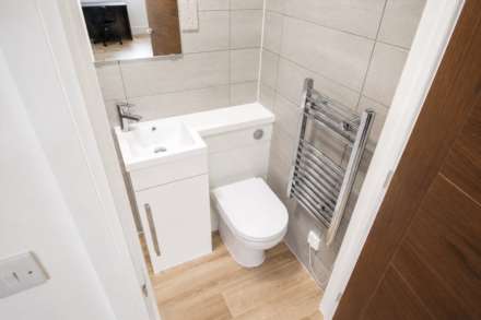 Charndon Close, Reading, Image 4