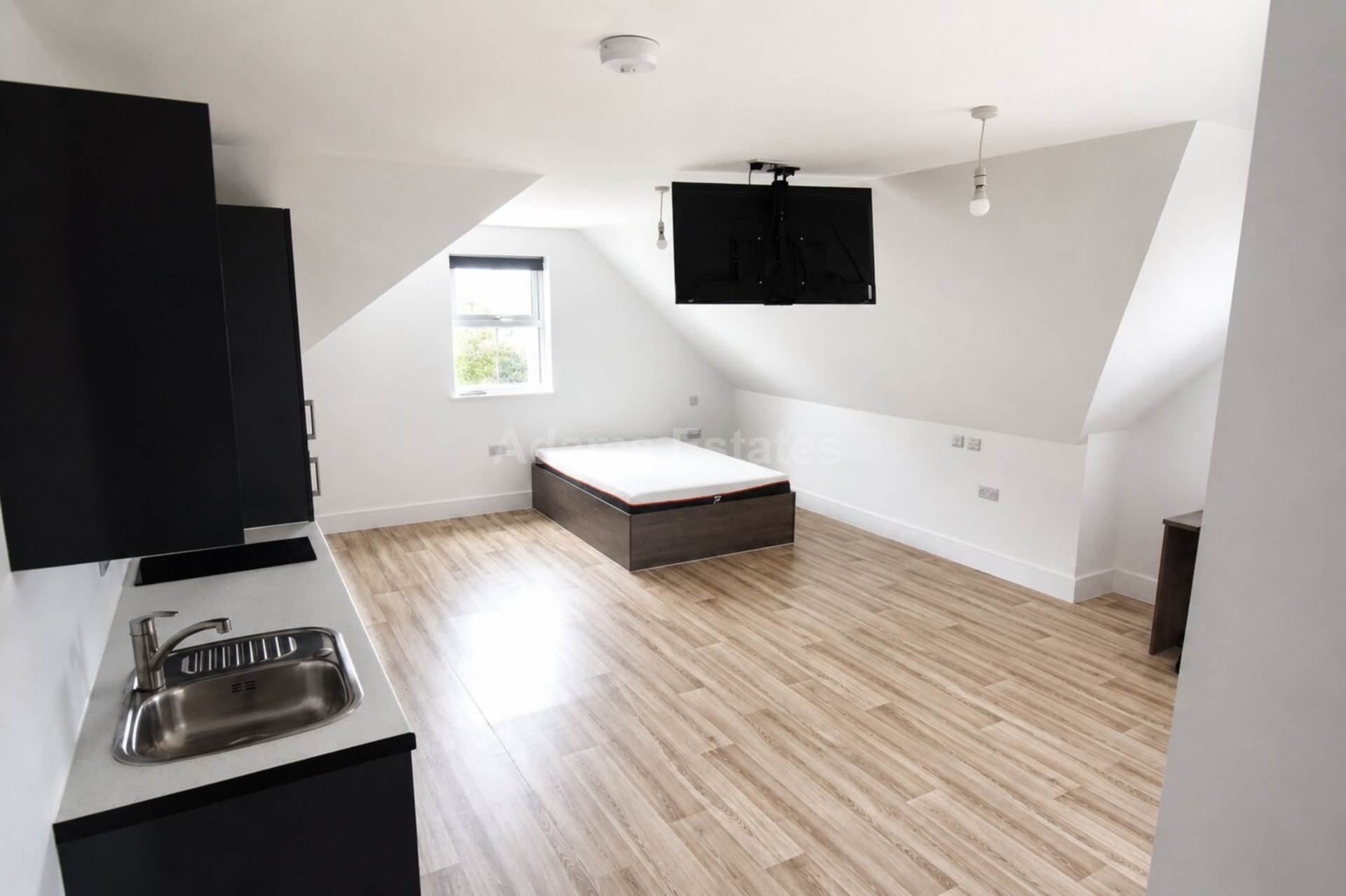 Charndon Close, Reading, Image 1
