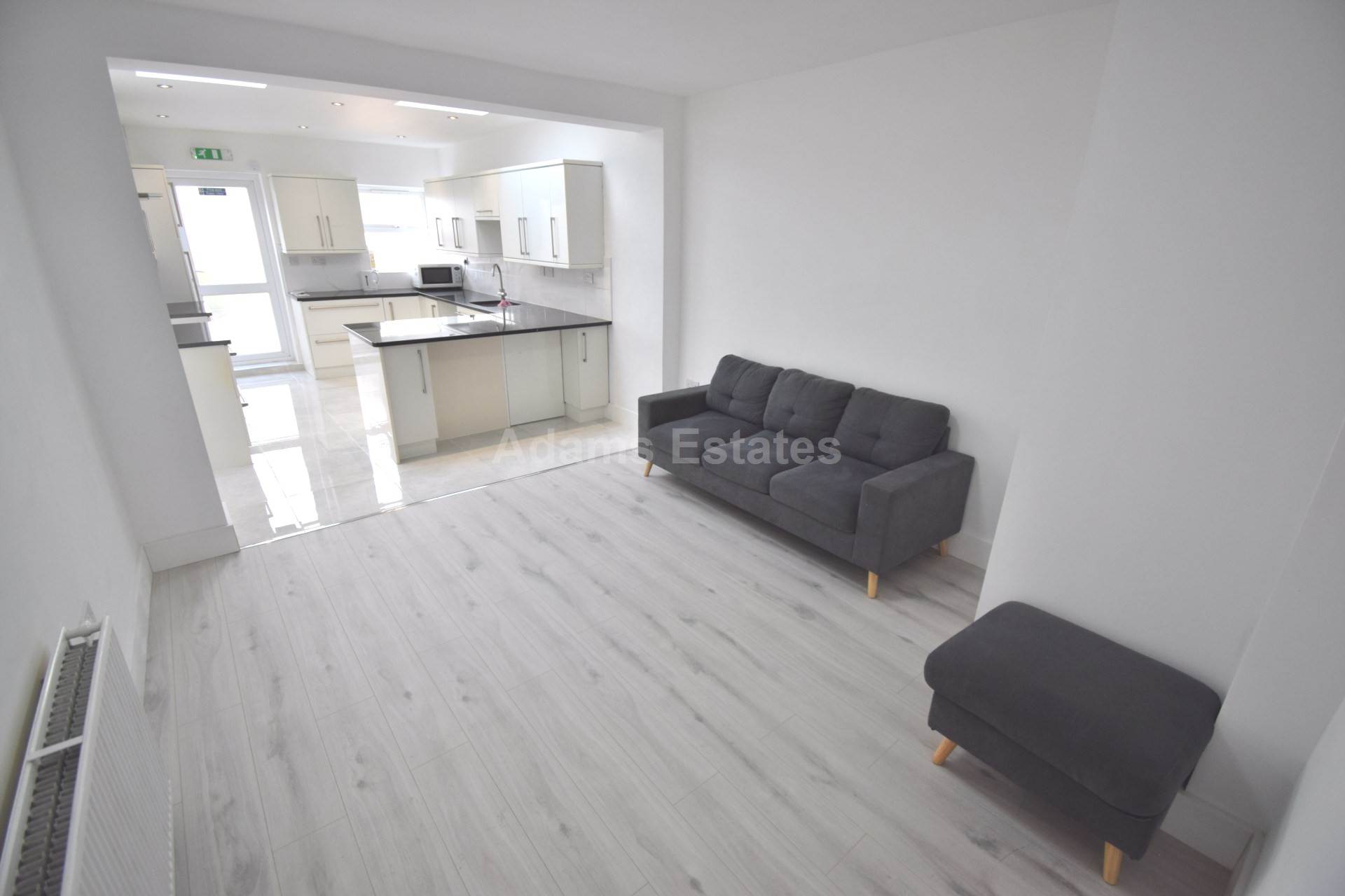 Basingstoke Road, Reading, Image 1