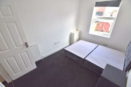 Basingstoke Road, Reading, Image 10