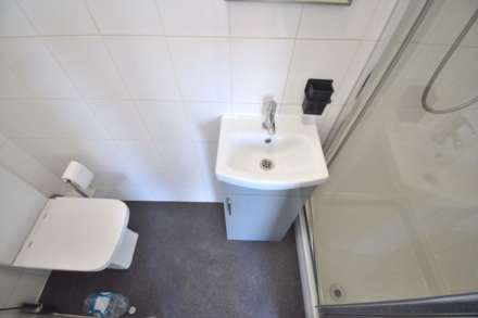 Basingstoke Road, Reading, Image 11