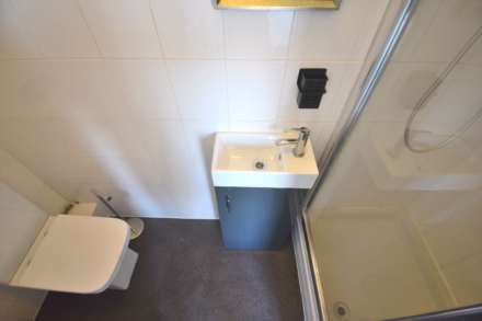 Basingstoke Road, Reading, Image 15