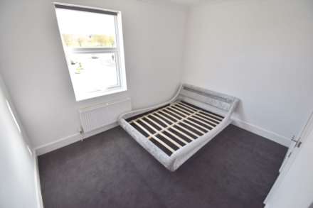 Basingstoke Road, Reading, Image 8