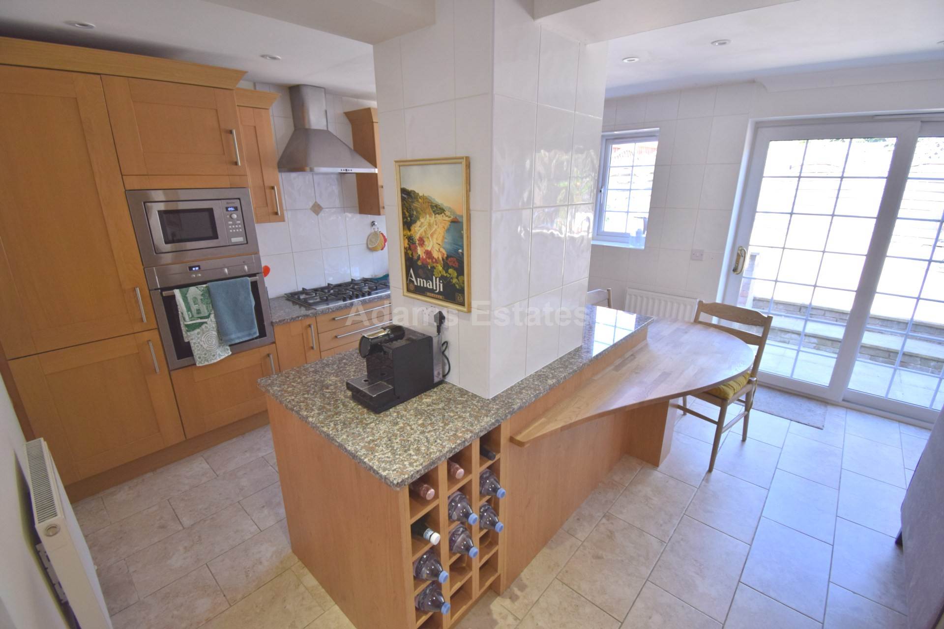 Spacious Double Room with Dedicated Bathroom – Immaculate Professional Home, Image 5