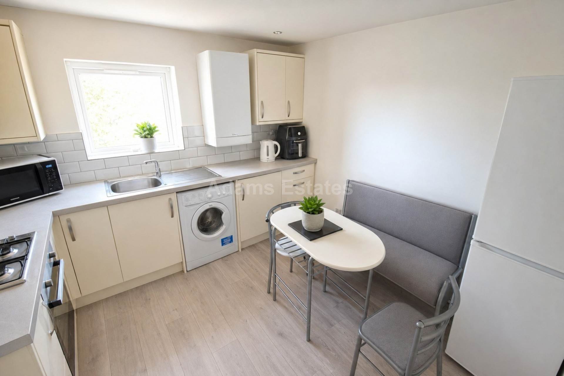 Basingstoke Road, Reading, Image 1