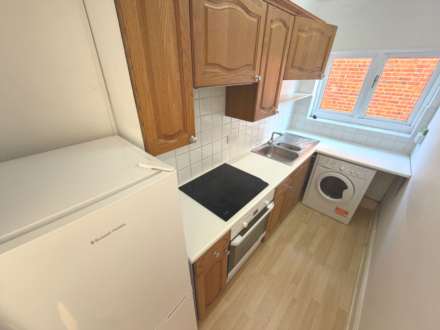 Tilehurst Road, Reading, Image 3