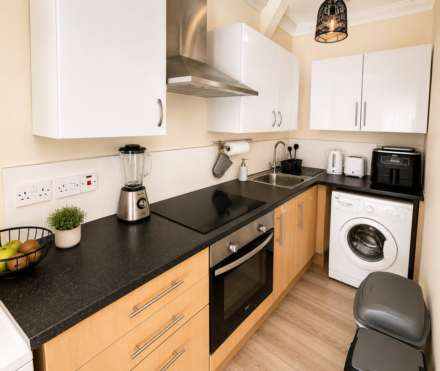 Top Floor Flat, Gloucester Road, Image 5