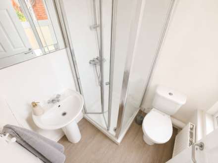 Top Floor Flat, Gloucester Road, Image 7