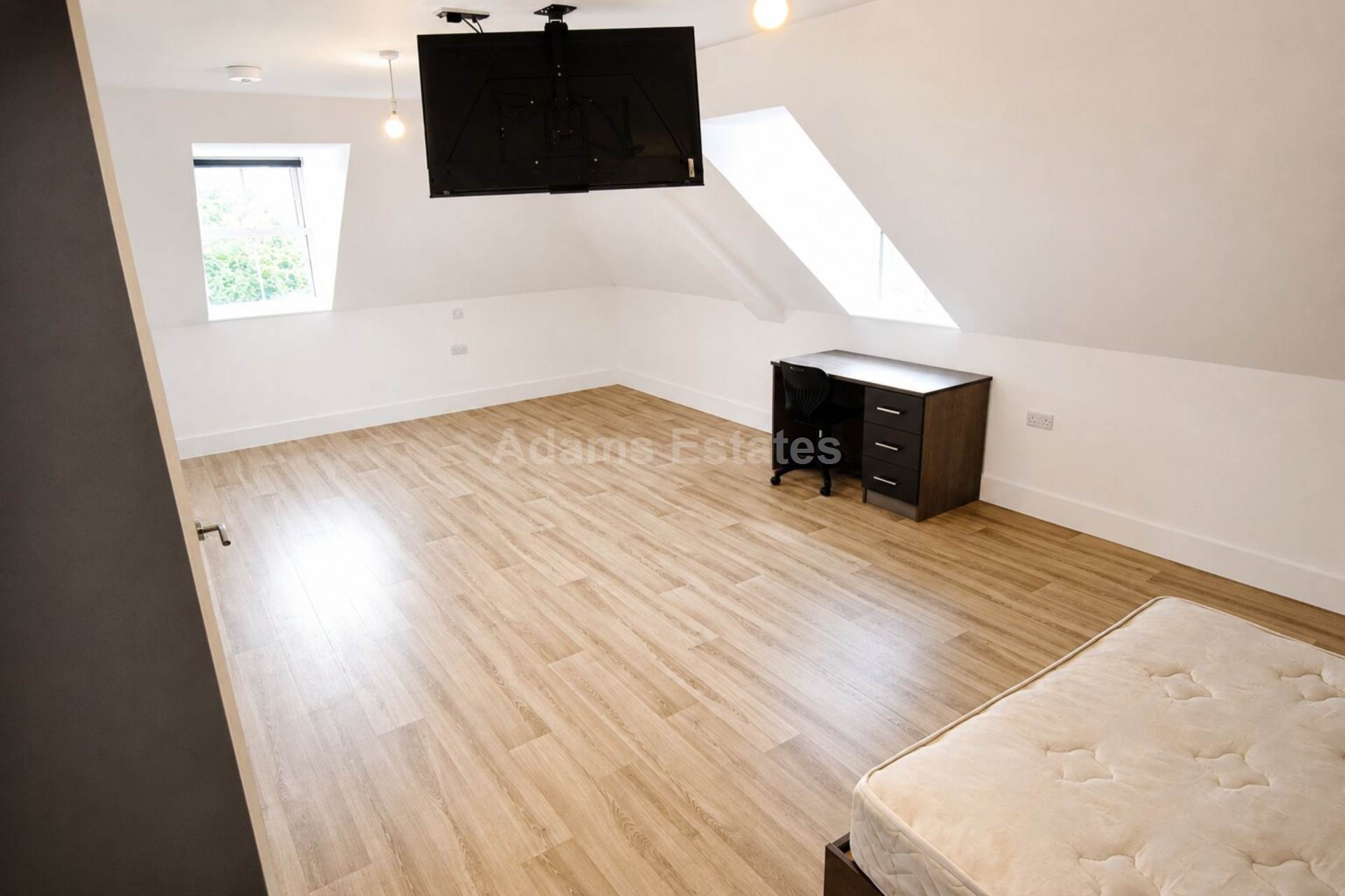Charndon Close, Reading, Image 2