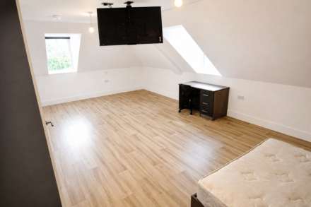 Charndon Close, Reading, Image 2