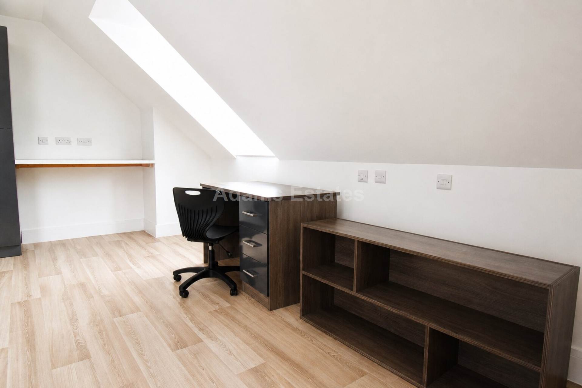Charndon Close, Reading, Image 3