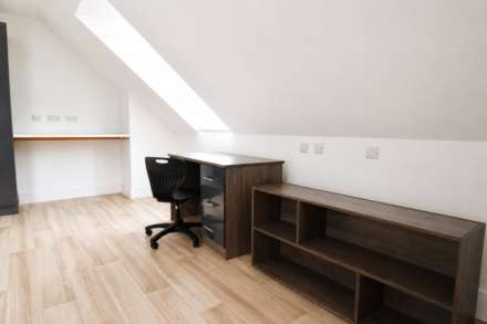 Charndon Close, Reading, Image 3