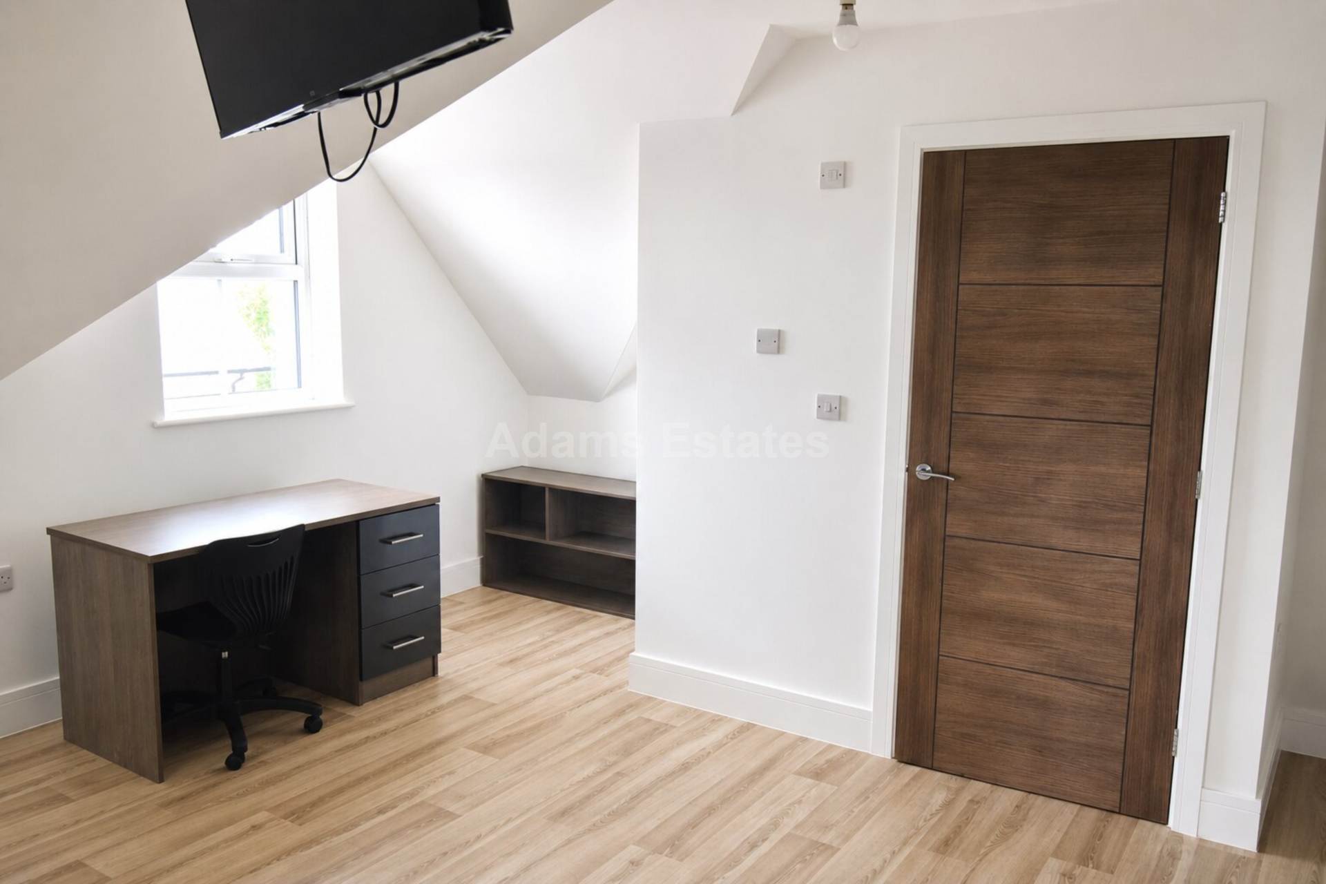 Charndon Close, Reading, Image 2