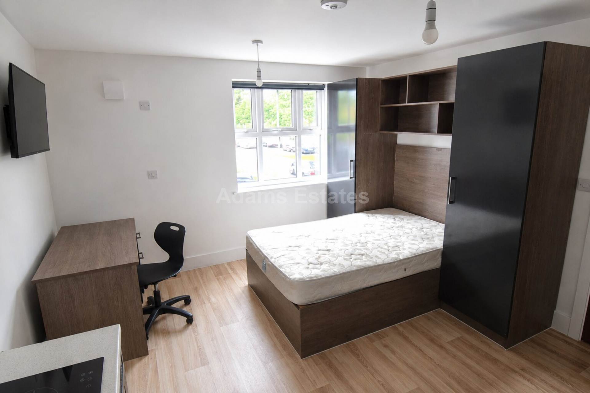 Charndon Close, Reading, Image 1