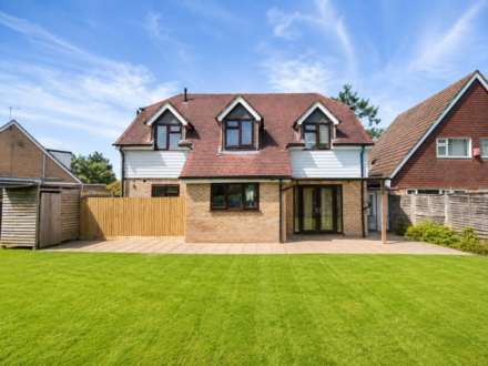 Pheasant Close, Wokingham, Image 16