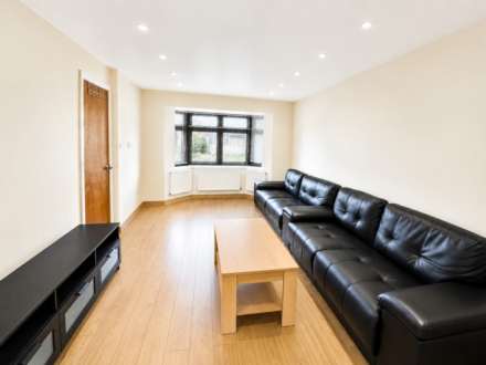 Pheasant Close, Wokingham, Image 5