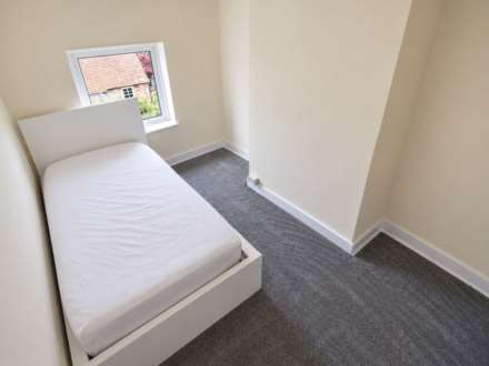 Greensward Lane, Arborfield, Image 12