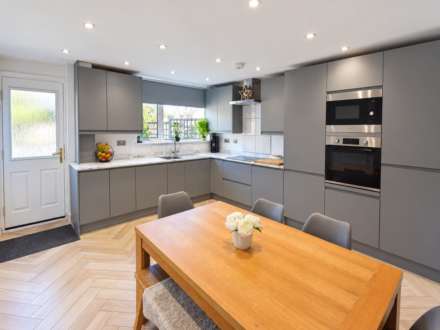 Scott Close, Emmer Green, Image 2