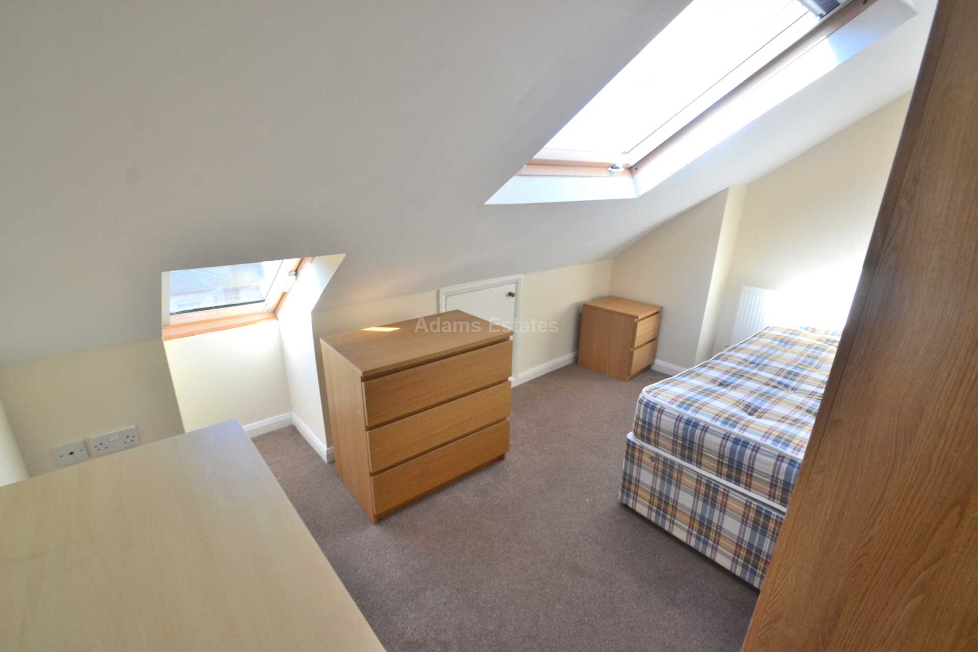 St Edwards Road, Reading, Berkshire RG6 7EZ, Image 1