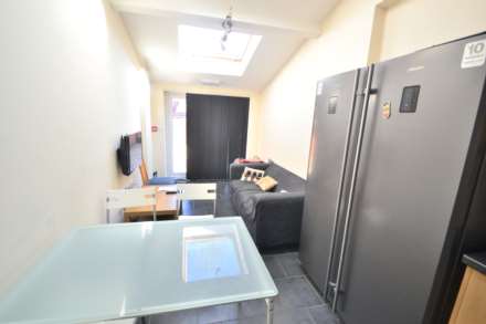 St Edwards Road, Reading, Berkshire RG6 7EZ, Image 3