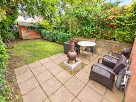 Donnington Gardens, Reading, Image 11